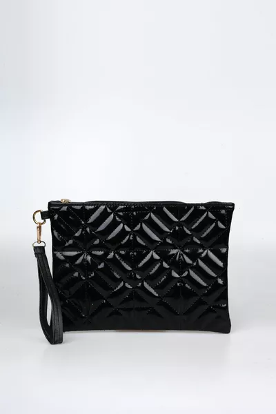 Женский клатч-портфель черный из лаковой кожи с геометрическим узором