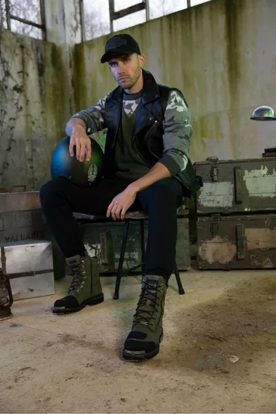  حذاء رجالي جلد ريديك باللون الكاكي