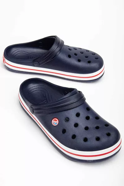 صندل صيفي موديل Cross للأطباء والممرضين في المستشفى