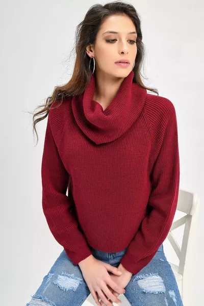 كنزة نسائية قصيرة من صوف سلانيك برقبة مائية 