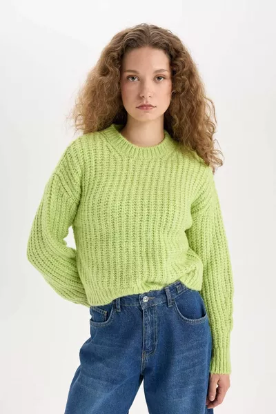 كنزة بياقة دائرية بقصة واسعة كول