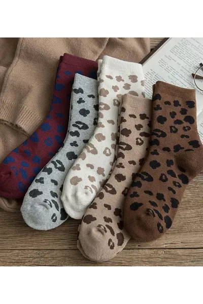 جوارب نسائية شتوية من القطن تمتص الحرارة بنقشة الفهد، 5 أزواج