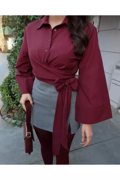 Damen Hemd Bordeaux mit spanischen Ärmeln, gebundenem Bund und Gürtel Perle