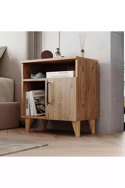 طاولة جانبية بمنضدة ثلاثية الأرفف مع غطاء من خشب الصنوبر الأطلسي من Home Enda