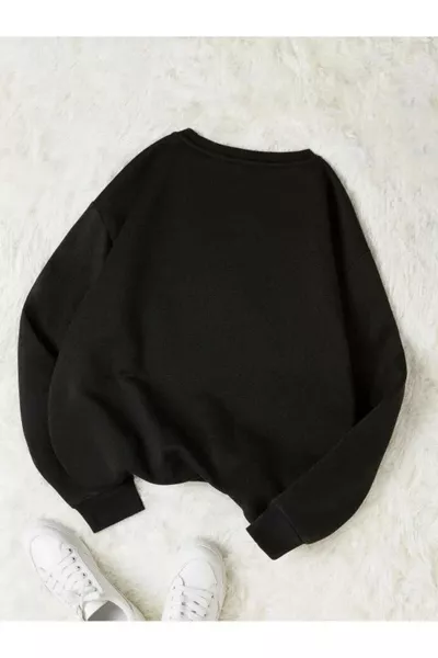 سويت شيرت أسود كبير الحجم للجنسين