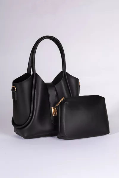 حقيبة يد وكتف نسائية سوداء أنيقة من الجلد الصناعي مع حزام مزدوج وإبزيم معدني وحقيبة مكياج