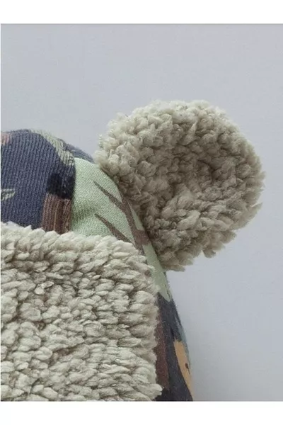 Шапка от кожа с пауново перо