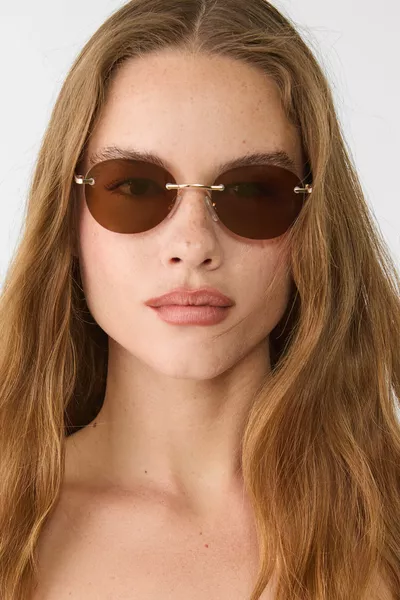 Oval metal sunglasses