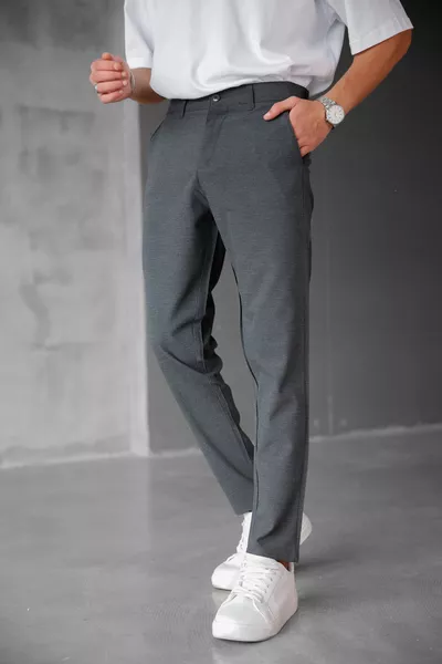 بنطال رجالي من الكتان بقصة ضيقة باللون الفحم