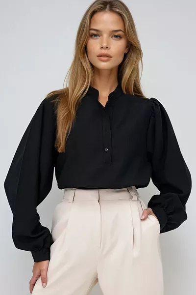 ستايل ألاجاتي قميص نسائي أسود بياقة مستقيمة وأزرار أمامية وأكمام منتفخة من قماش البوبلين 