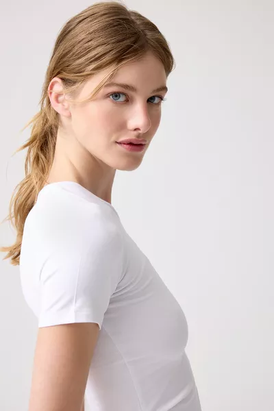 x Melody White Bodycon T-Shirt Short Fitted