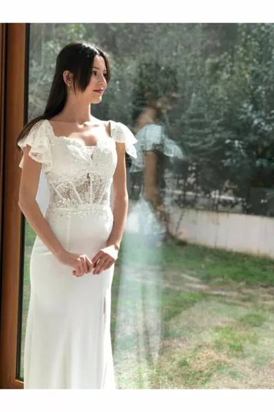 فستان سهرة كريب الموسم الجديد مع شق جبر  