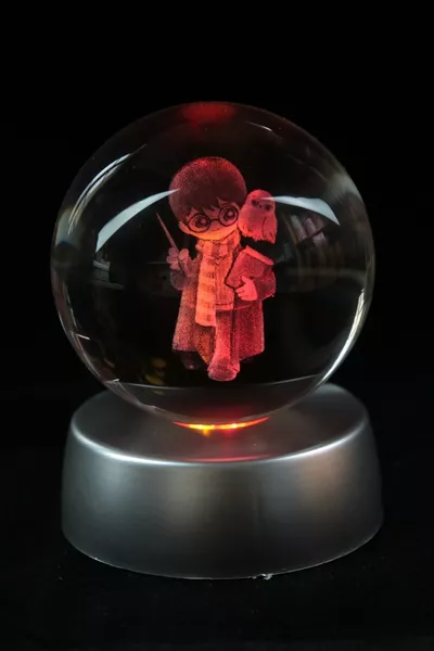 Гарри Поттер Снежный Шар со Светящейся Подставкой Подарок