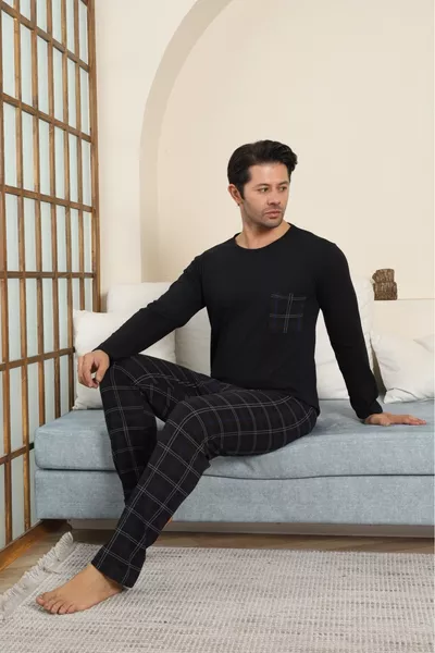طقم بيجامة رجالي طويل من القطن بنقشة مربعات باللون الأسود