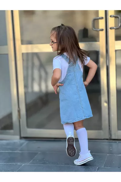 فستان جينز بحمالات قابلة للتعديل ومزين بدب صغير