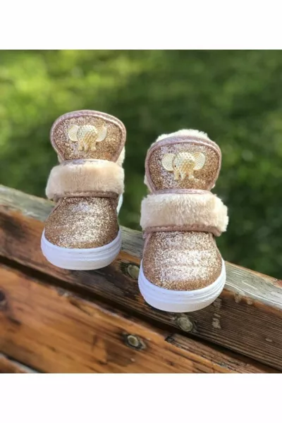 أحذية بنات لامعة من الفرو اللامع