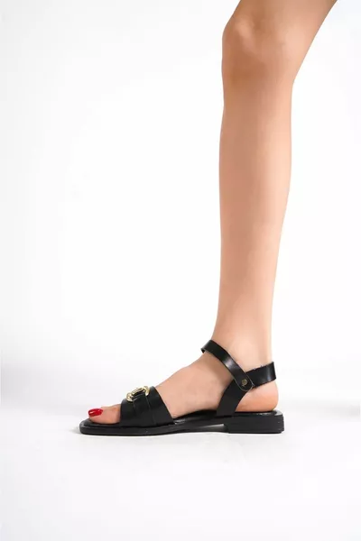 Дамски сандали от естествена кожа с черна катарама