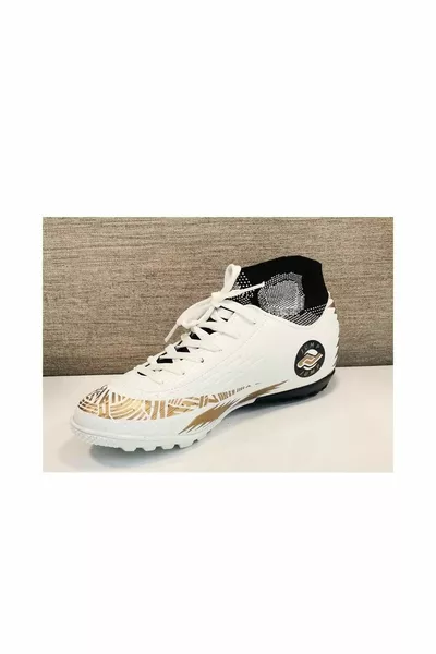 a حذاء رياضي أستروتيرف للرجال