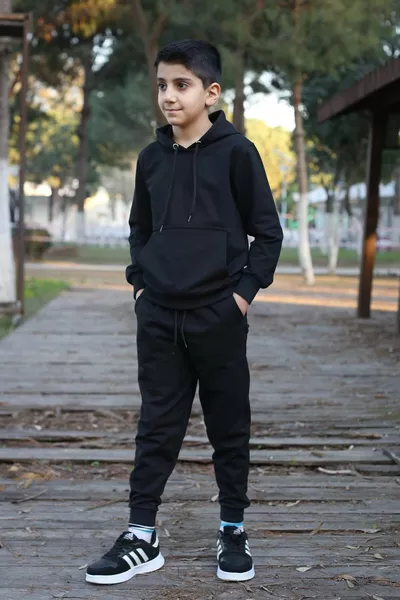 Ensemble de survêtement uni à capuche pour garçon