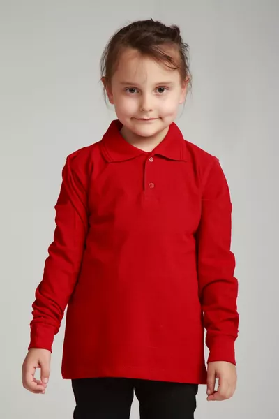 قميص بولو بأكمام طويلة باللون الأحمر