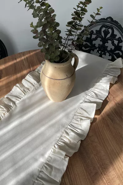 Runner in Lino con Volant  Più Lungo, Più Elegante!