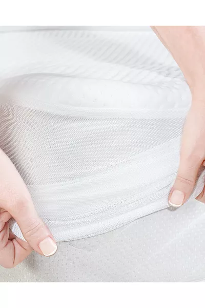 غطاء سرير مزدوج مقاوم للسوائل من كلارت - أبيض