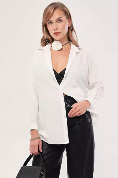 قميص نسائي فضفاض طويل أساسي باللون البيج 