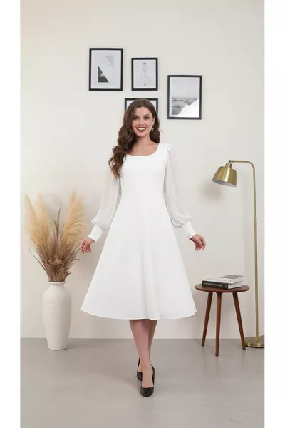 فستان متوسط الطول بياقة دائرية