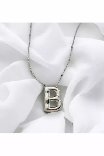 قلادة حرف B باللون الفضي من الفولاذ  L