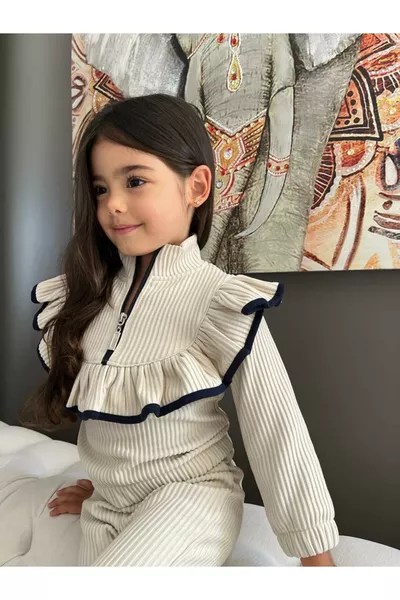 طقم بنات (ضيق) ياقة نصف عالية وبنطال إسباني قصّة واسعة 