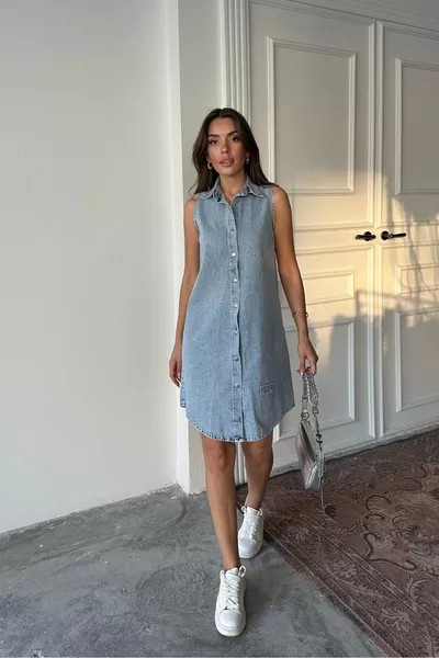 فستان جينز بزمّات