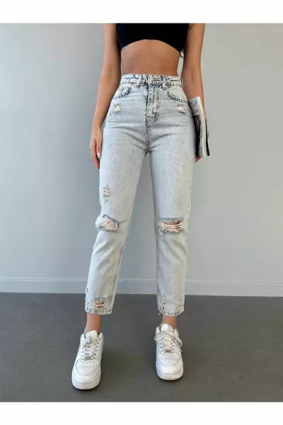 Jeans strappati