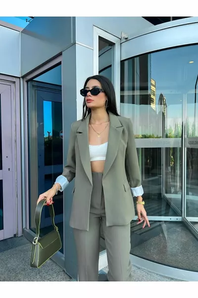 سترة نسائية بأكمام قابلة للطي