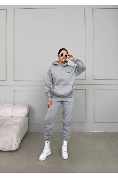 بدلة رياضية بقبعة بطبعة فلاشنتي وأكمام واسعة بثلاث خيوط