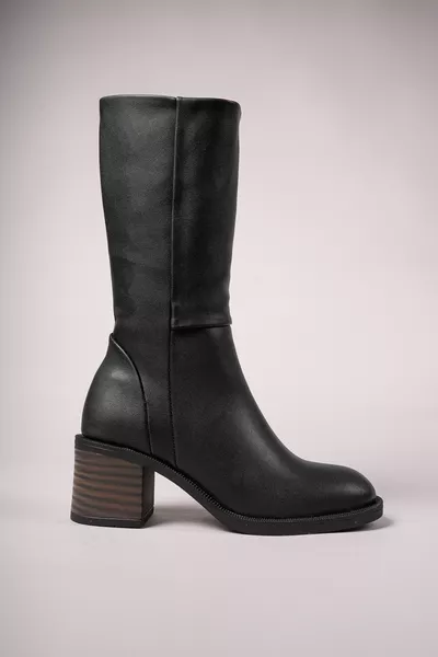 حذاء نسائي ساق طويل أسود من الجلد