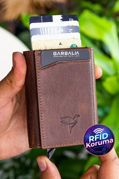 محفظة بطاقات براينت كريزي جلدية بنية مع آلية