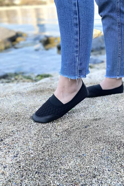 Unisex Thick-Soled Orthopedic Multi-Purpose Water Shoes Pool Beach Garden Home Slippers