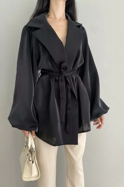 سترة ساتان بأكمام منتفخة مع أربطة