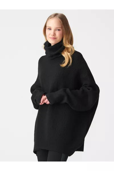 كنزة سوداء بياقة صيد السمك واسعة مقاس 