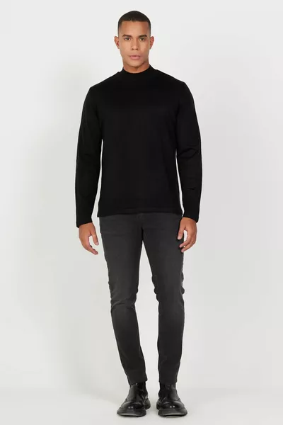 الرجال الأسود المضادة للبيلينغ المضادة بيلينغ القياسية صالح عادي قطع نصف الياقة المدورة تريكو سترة