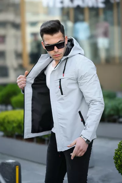 سترة رجالية موسمية جديدة بأكمام بقبعة