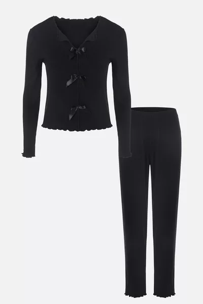 Women's Long Sleeve Pajama Set with Cotton Crispy Floral Print, Baby Overlock, and Bow Detail