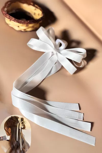 Женска фиби с опашка