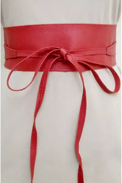 Ceinture spiralée à lacets