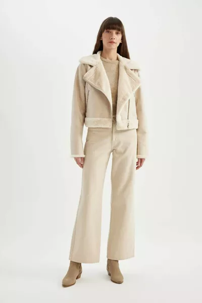 Manteau à doublure en fausse fourrure, coupe régulière