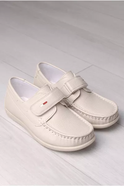 حذاء أطفال أولاد كريمي بشريط لاصق