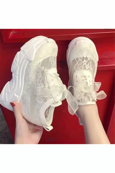 حذاء عروس ببطانة مخفية داخلياً وحذاء رياضي مريح جداً