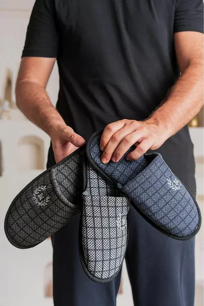 Комплект от 3 зимни домашни чехли, гостоприемни чехли, чехли за сватбен дар