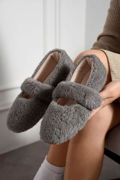 Ultra Yumuşak Peluş Kadın Ev Babeti Ses Yapmaz Hafif Taban Panduf