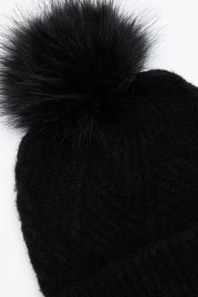 أسود لويزا قبعة صغيرة سوداء